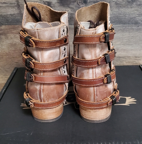 Freebird Rynne Taupe distressed leather flat booties size 7 - Picture 3 of 8